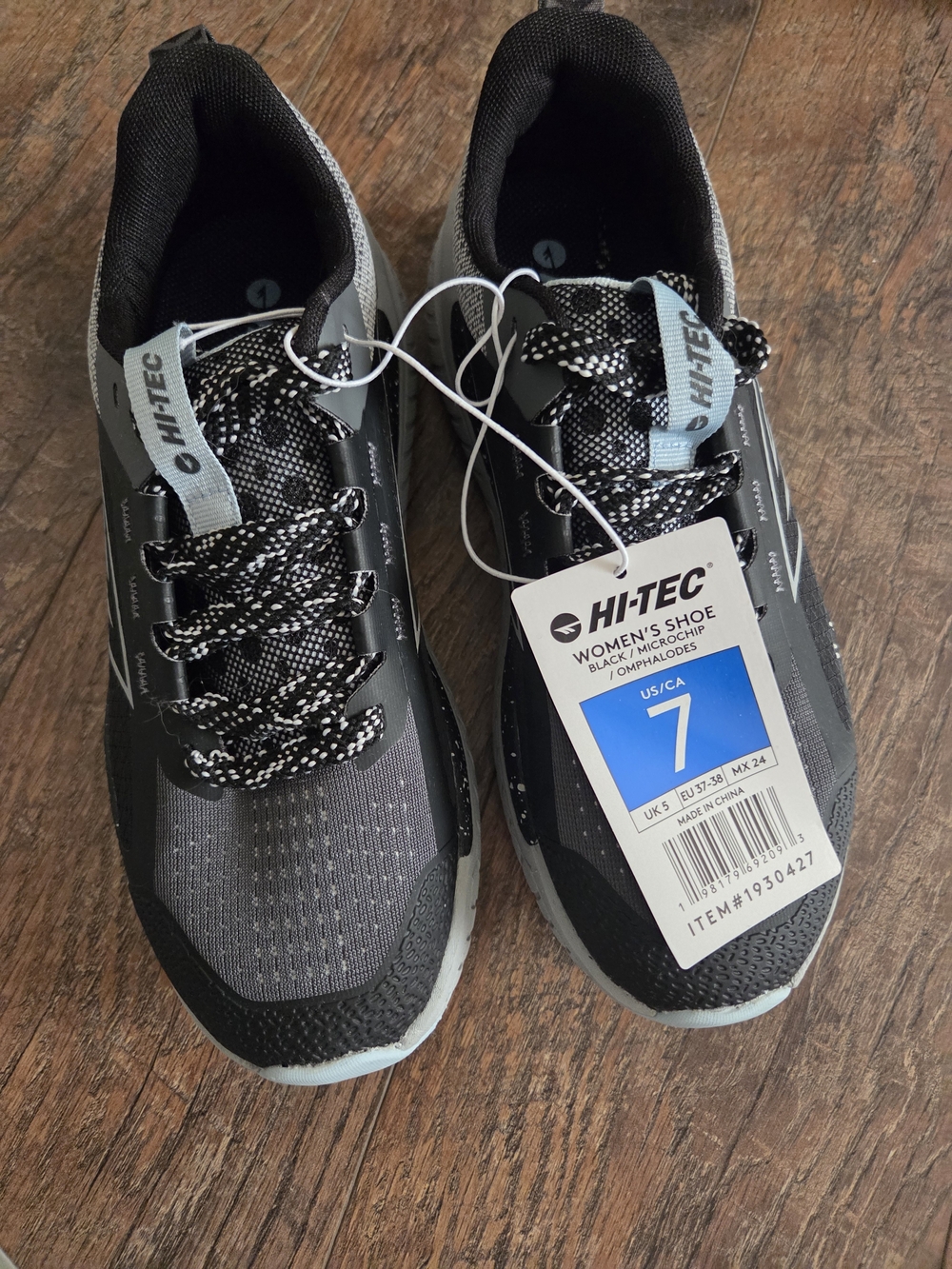 Hi-Tec Women's Athletic Shoes in Black and Gray NWT